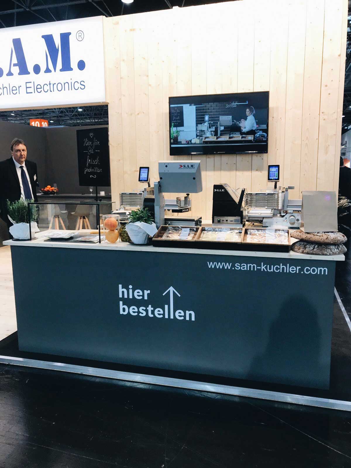 sam kuchler eurocis messestand, feinkosttheke